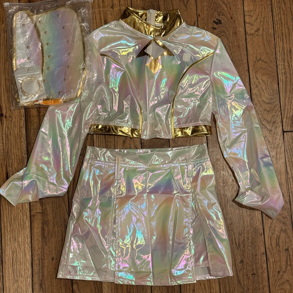 K-pop Demon Hunters Gold and White Costume